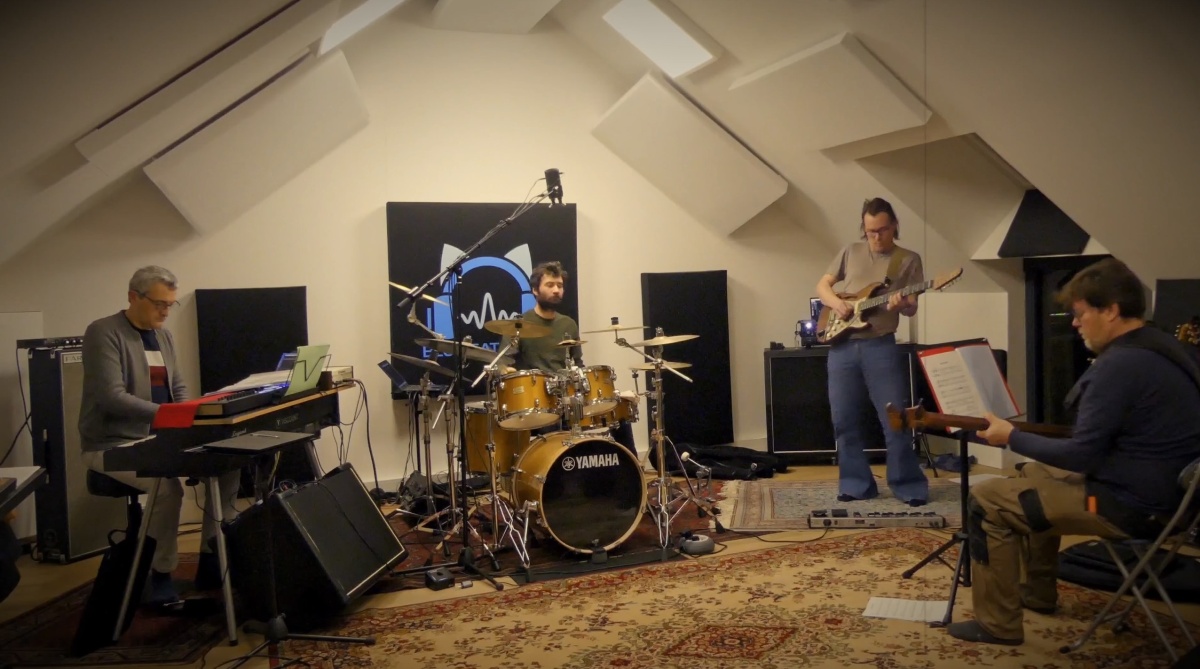 “Hands-On” On Stage? Steps Inside Rehearsal